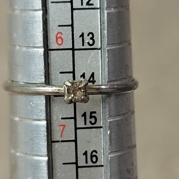 Dainty minimalist smoky topaz stamped STER silver ring - Picture 4 of 15